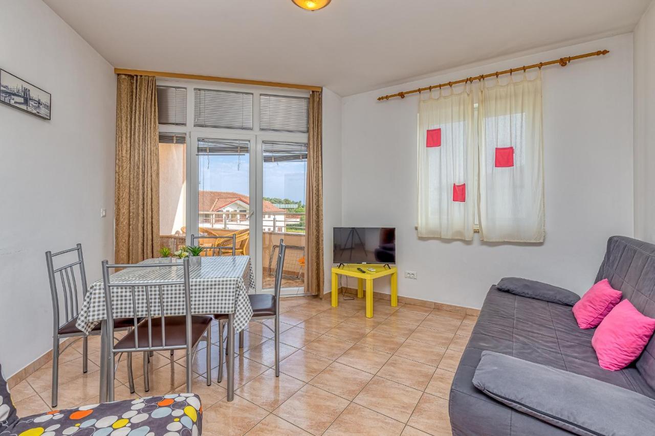 Sunrise Apartments Rovinj Exterior photo