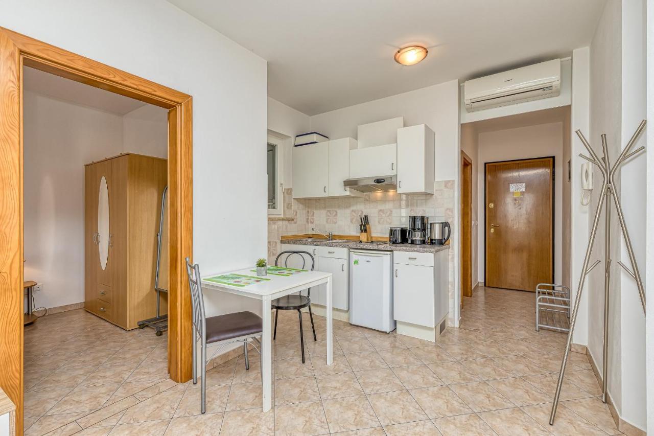 Sunrise Apartments Rovinj Exterior photo